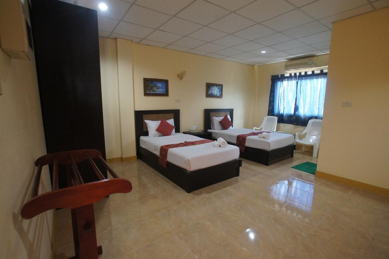 R.T. Hotel Khao Lak Exterior foto